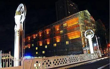 St Christopher's - Canal *