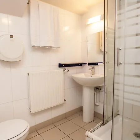 St Christopher's - Canal *