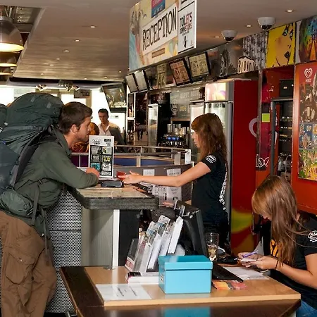 St Christopher's - Canal * פריז