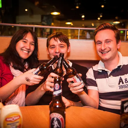 St Christopher's - Canal * פריז