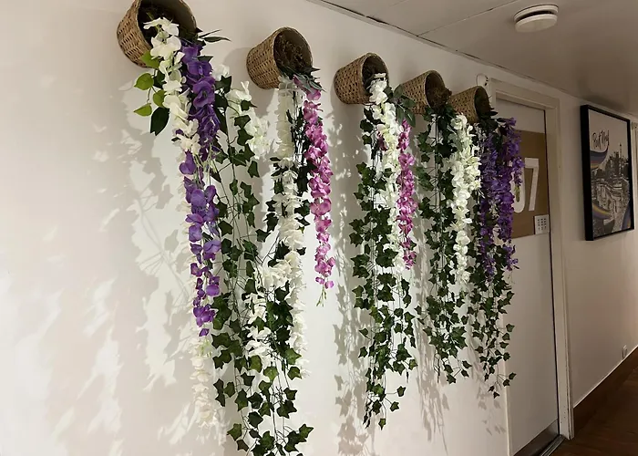 St Christopher's - Canal París