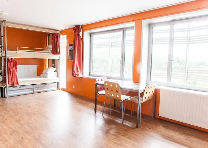 St Christopher's - Canal París