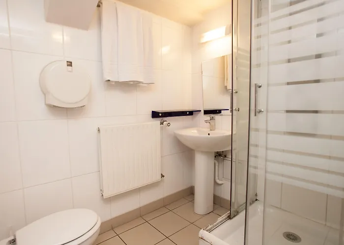 St Christopher's - Canal *