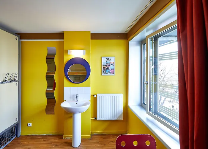 St Christopher's - Canal