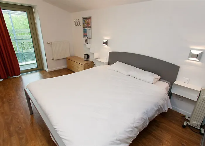 St Christopher's - Canal *