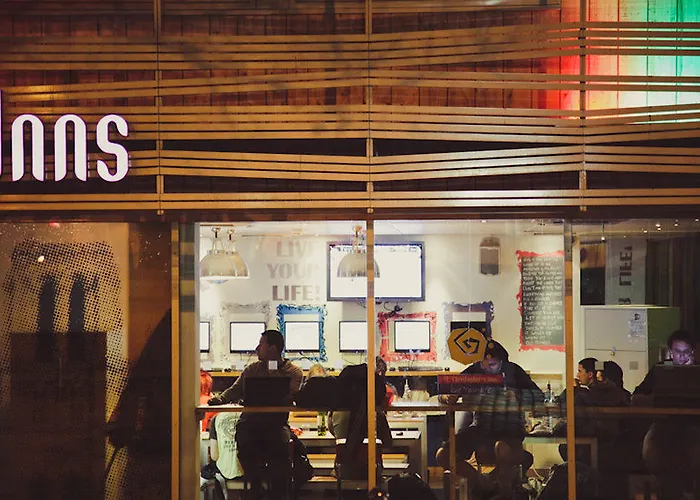 St Christopher's - Canal París