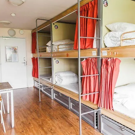 St Christopher's - Canal Paris