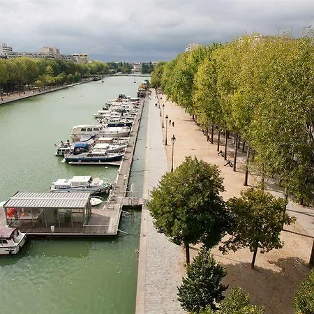 St Christopher's - Canal Hostel Paris