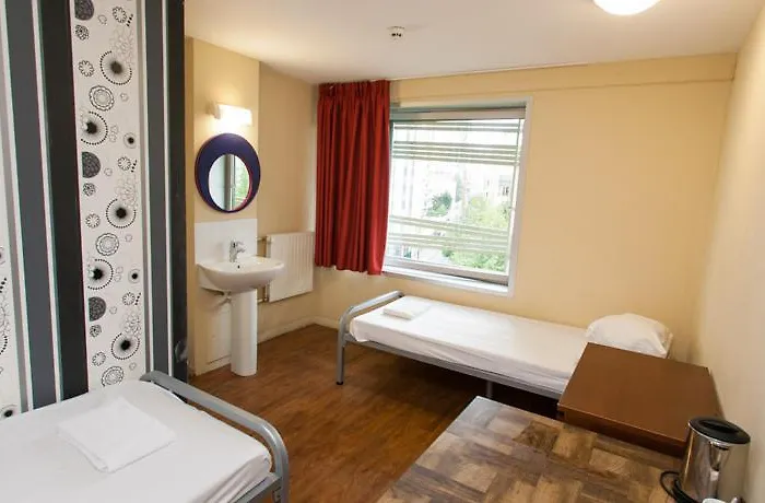 St Christopher's - Canal * París