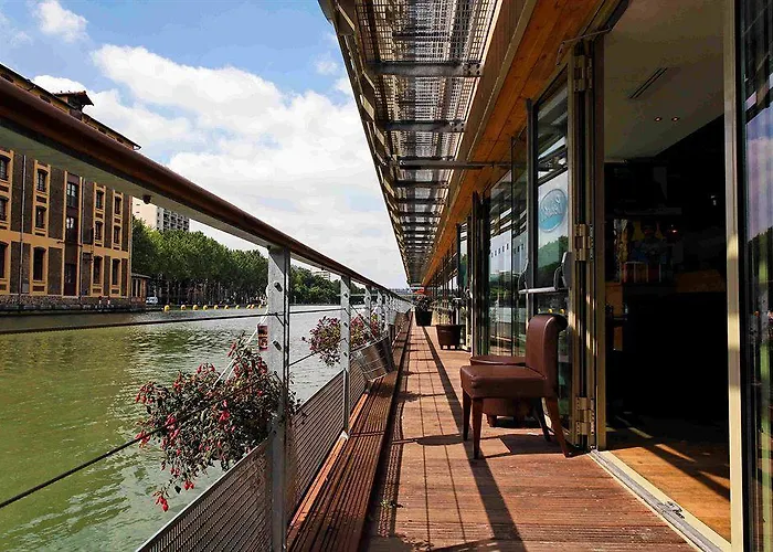 St Christopher's - Canal Hostel Paris