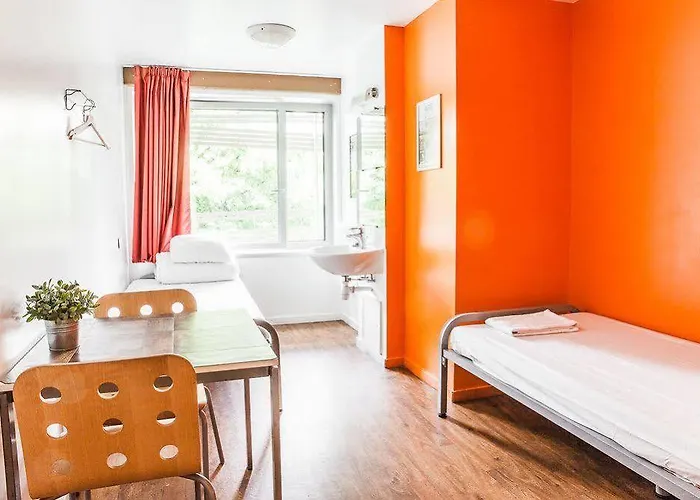 Hostal St Christopher's - Canal París