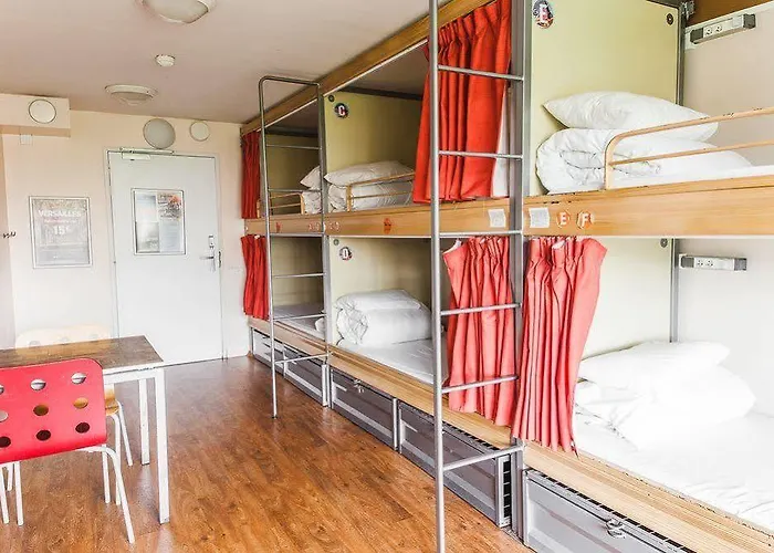 St Christopher's - Canal París