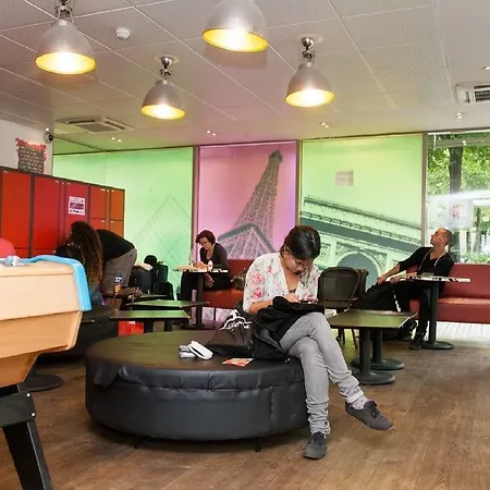 بيت شباب سانت كريستوفر - القنال *